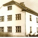 Šola, fotografija, fotograf neznan, okoli 1950, črno-bela, hrani Slovenski šolski muzej