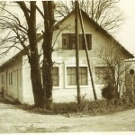 Gostilna pri Matijez (kasneje Kržišnik), fotografija, fotograf neznan, okoli 1949, črno-bela, hrani Erika Jerman, Domžale