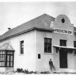 Prosvetni dom v Trzinu, fotografija, fotograf V. Ručigaj, Dobeno, 1931, črno-bela, hrani Franc Kurent, Trzin